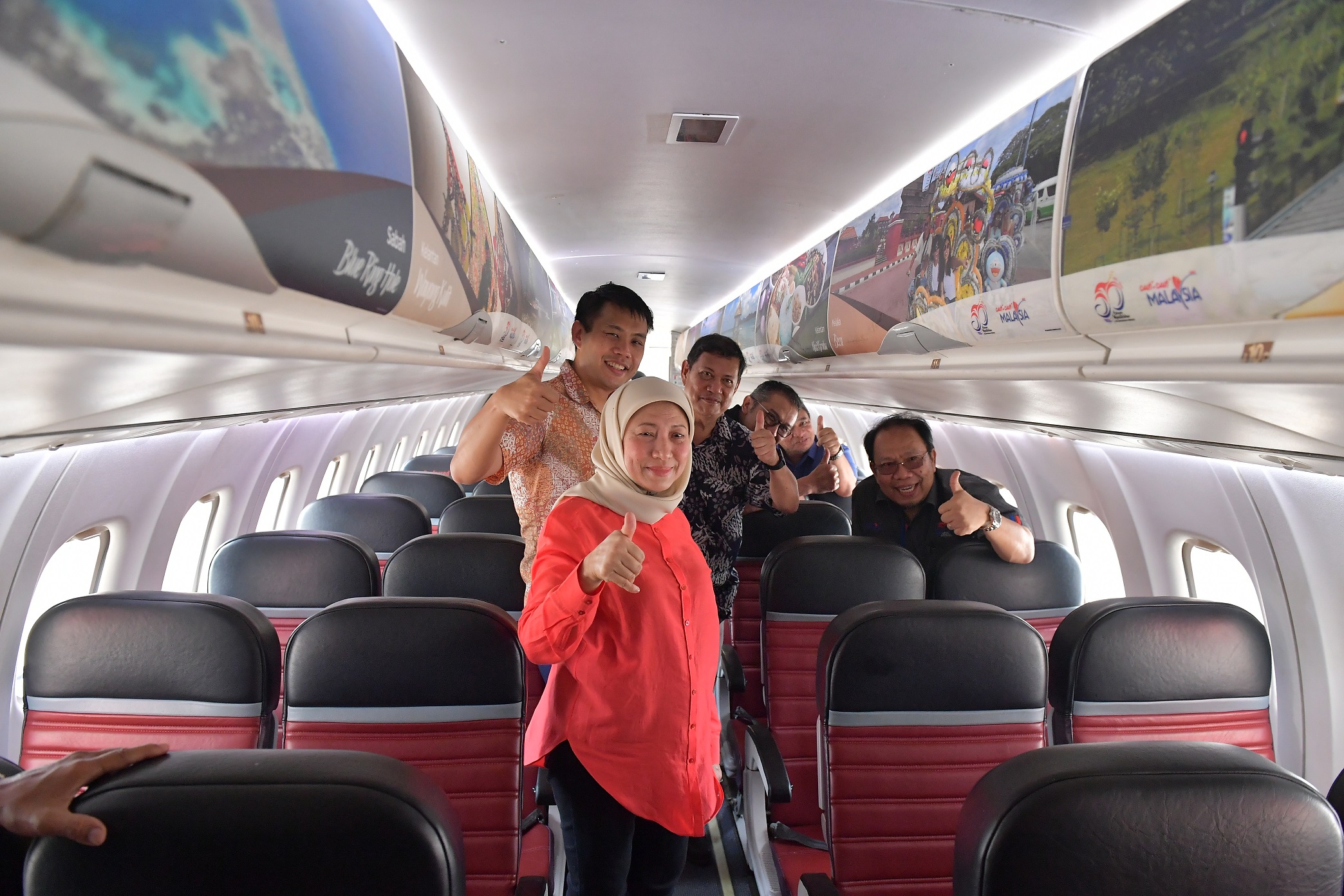 TOURISM MALAYSIA LANCAR PENGIKLANAN BADAN PESAWAT DAN KEMPEN #GOJALANLAH BERSAMA FIREFLY