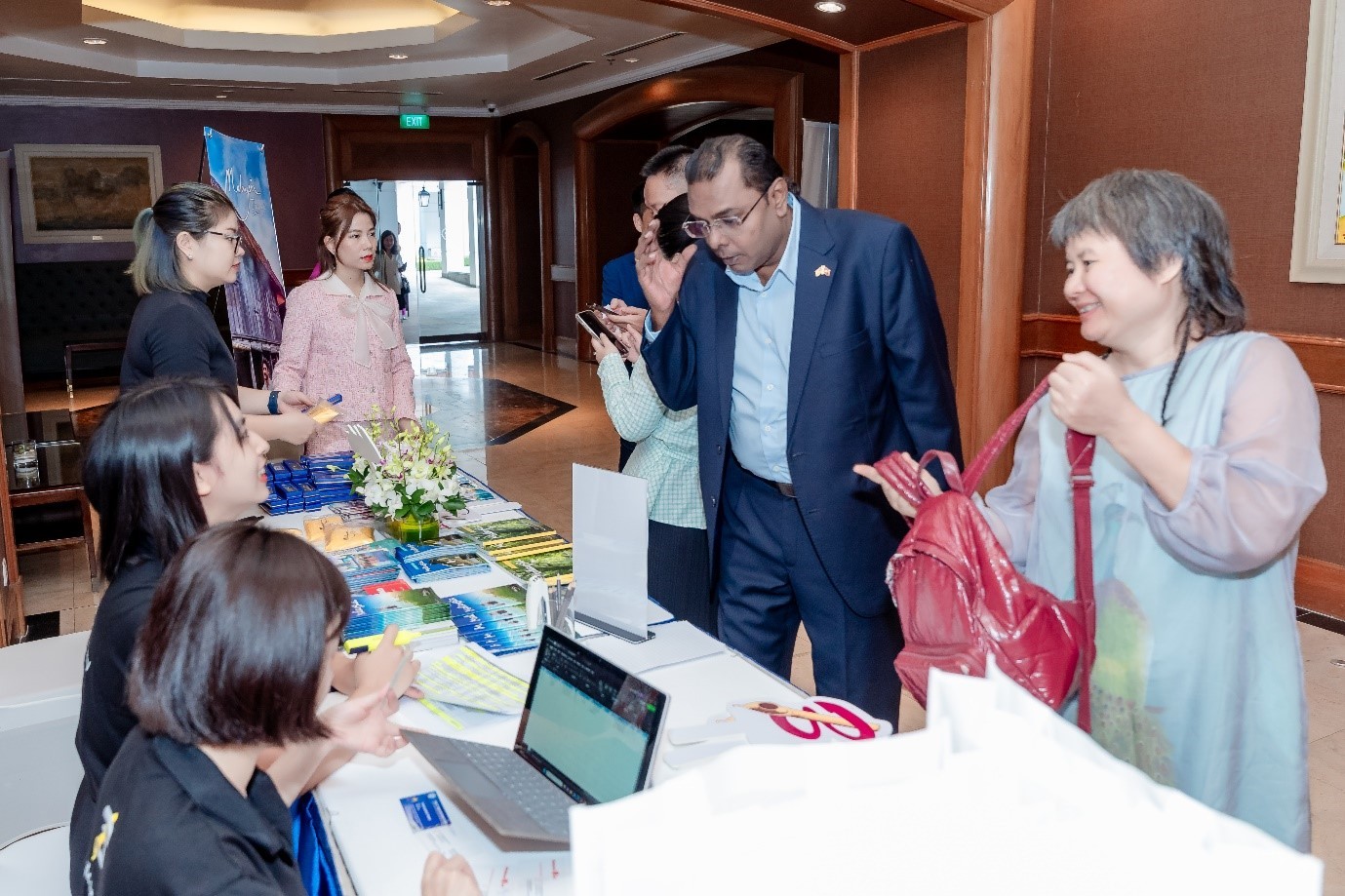 TOURISM MALAYSIA PARTICIPATES IN THE BATIK AIR ROADSHOW TO WOO VIETNAMESE TRAVELLERS