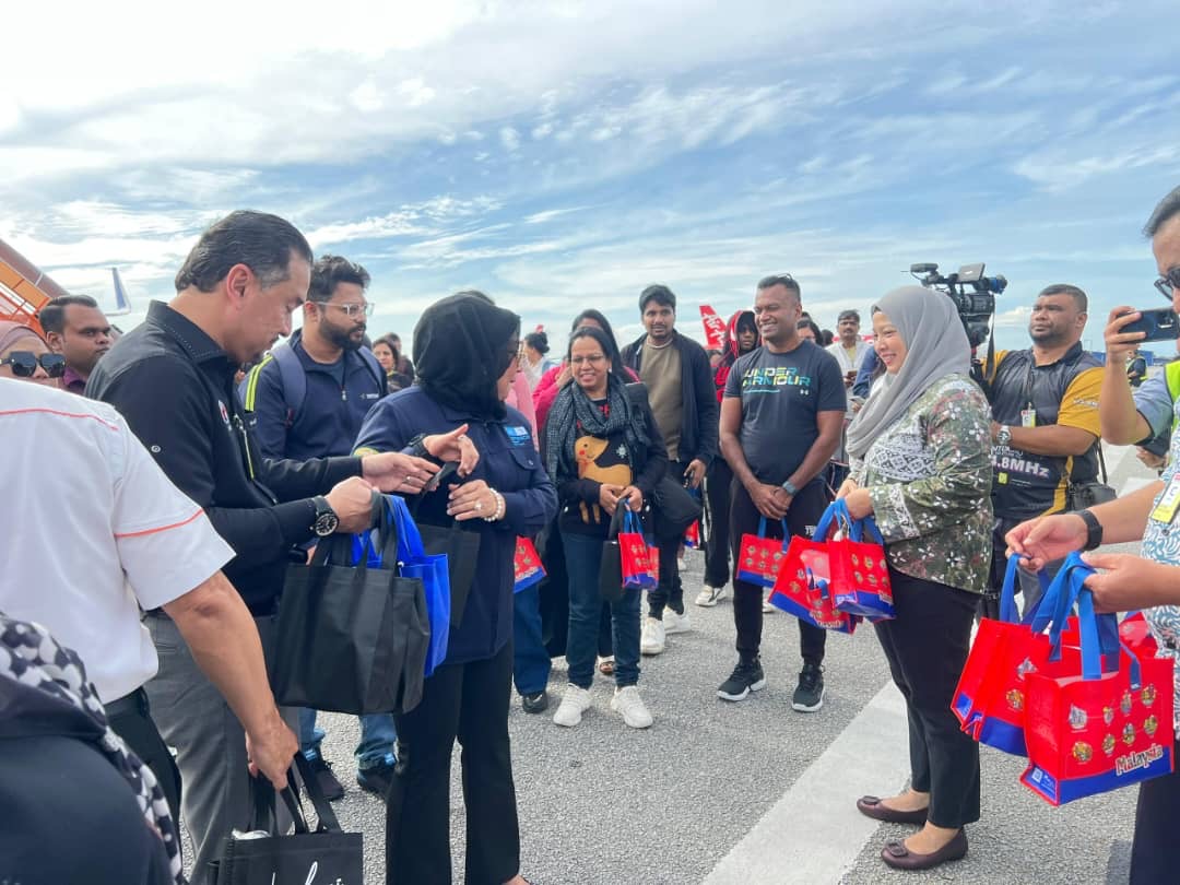 MALAYSIA WELCOMES 1 MILLION INDIA TOURISTS