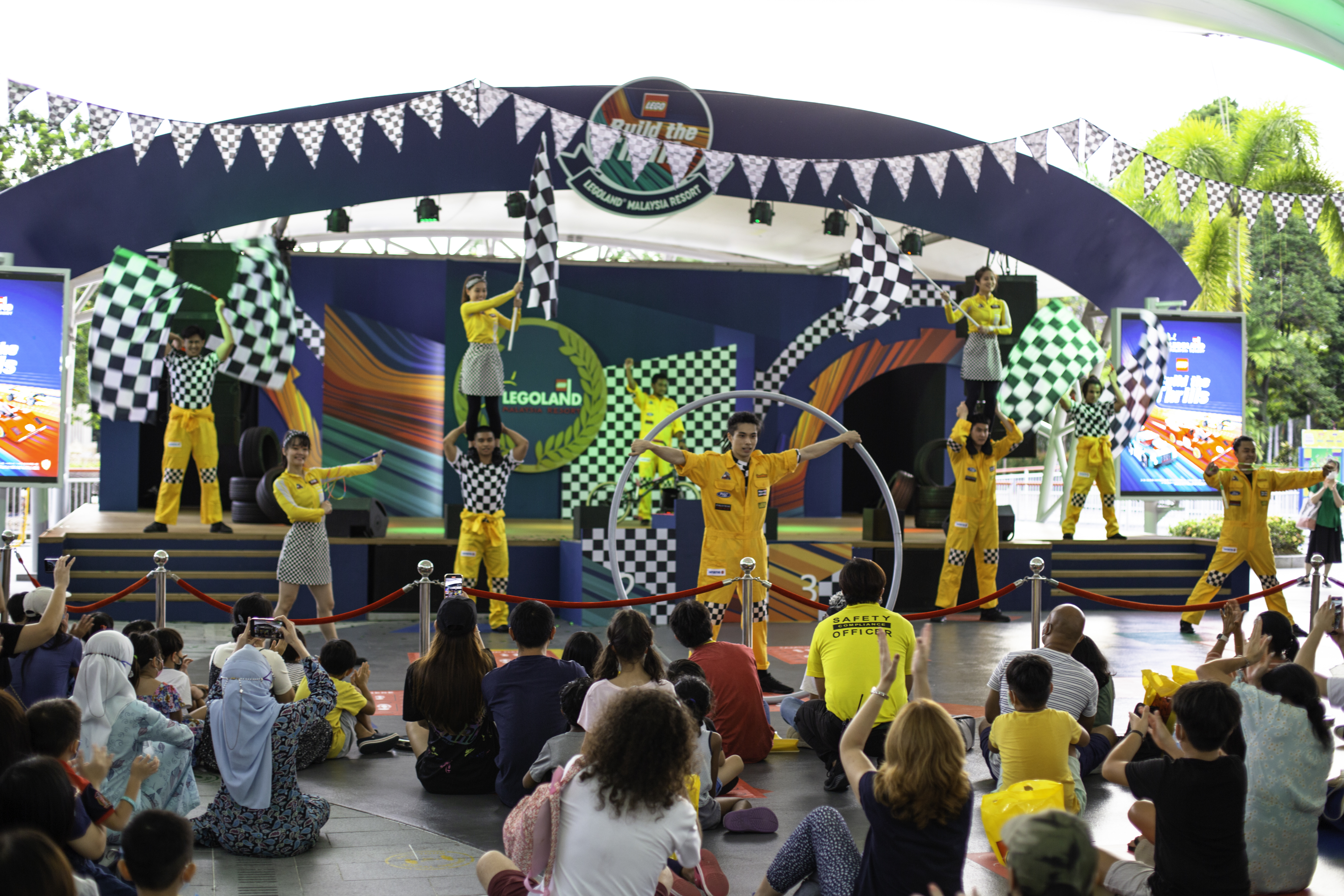 READY, GET SET, LEGOLAND!