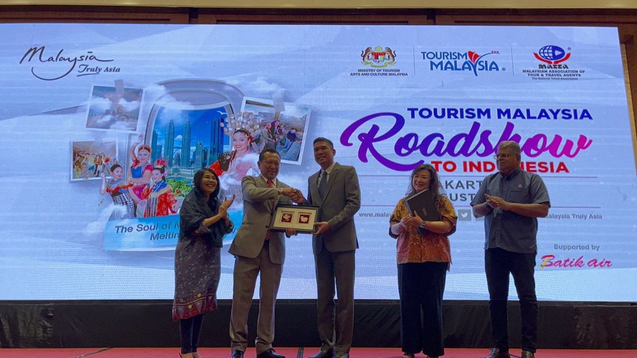 TOURISM MALAYSIA LANCAR MISI JUALAN KE INDONESIA  & KEMPEN MOTOGP SEPANG 2023
