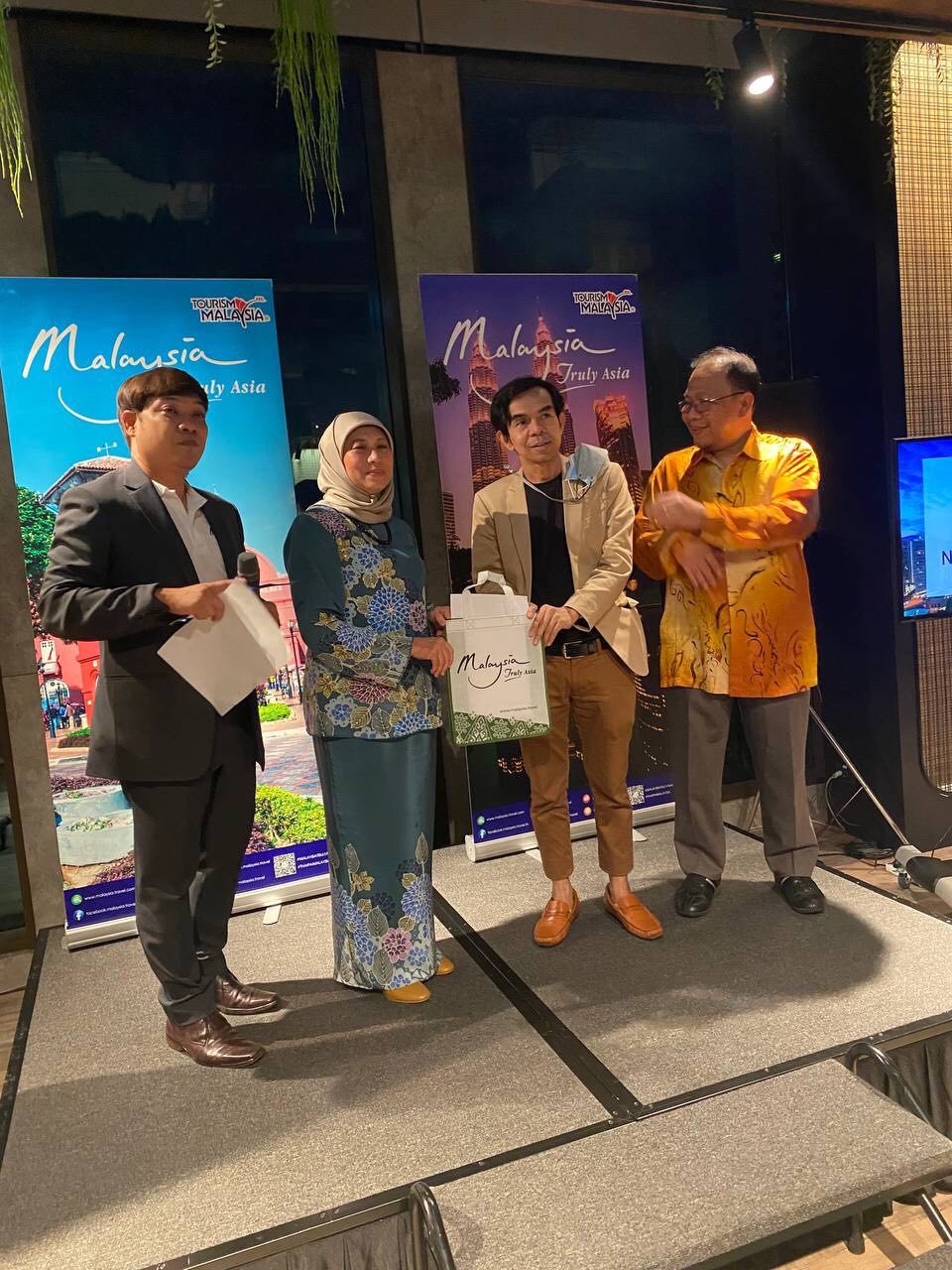 TOURISM MALAYSIA ORGANISES FIRST SALES MISSION  IN THAILAND AFTER BORDER REOPENS