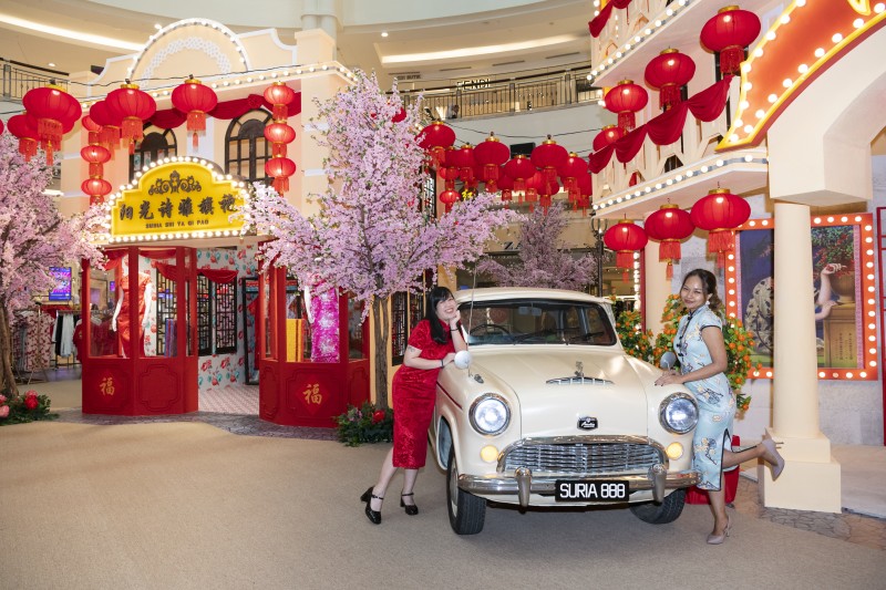 SENTUHAN VINTAJ MEWARNAI PERAYAAN TAHUN BARU CINA SURIA KLCC