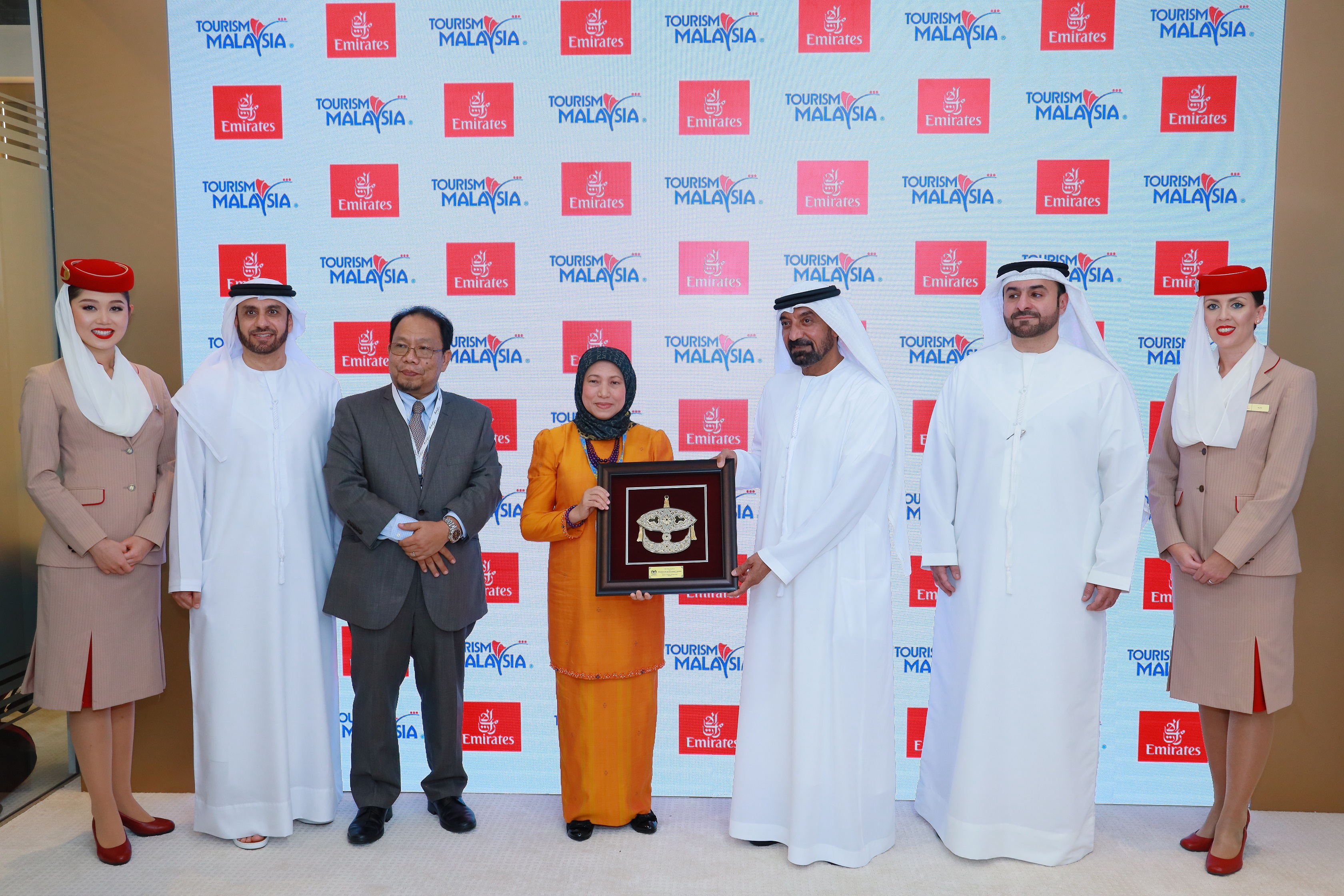 TOURISM MALAYSIA SIGNS MOC WITH EMIRATES TO INCREASE AIR CONNECTIVITY