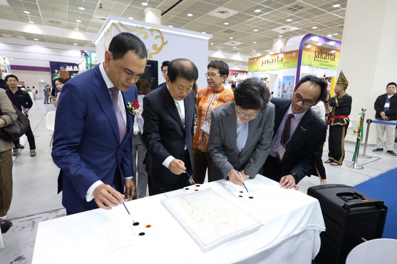 MALAYSIA INVIGORATES THEIR PROMOTION EFFORTS BY INTRODUCING SPECIAL PACKAGES AT THE 39th  SEOUL  INTERNATIONAL TRAVEL FAIR (SITF) 2024
