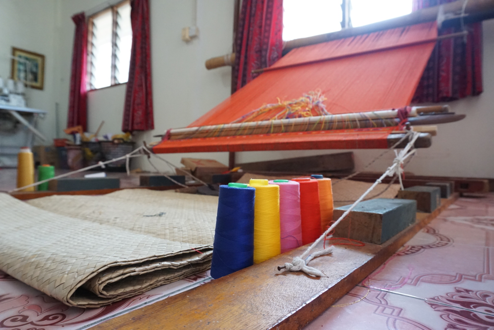 MEDIA REPRESENTATIVES EXPLORE THE LAND BELOW THE WIND IN A PROGRAMME ORGANISED BY TOURISM MALAYSIA