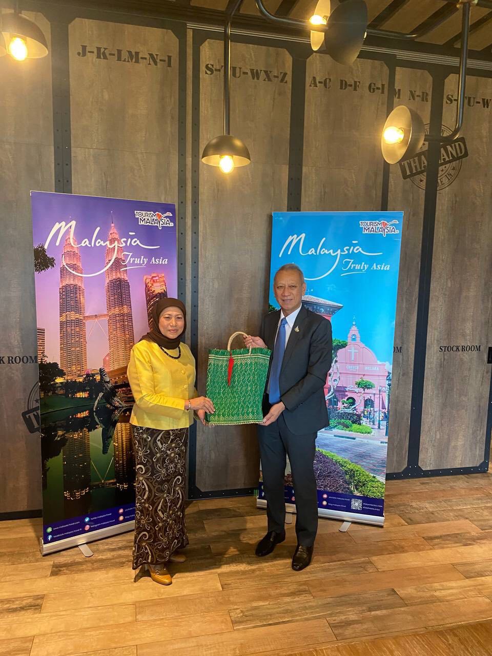 TOURISM MALAYSIA ORGANISES FIRST SALES MISSION  IN THAILAND AFTER BORDER REOPENS
