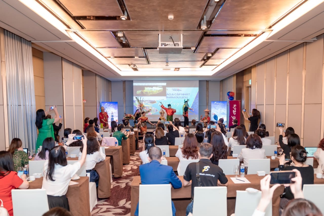 DISCOVER SARAWAK'S CHARMS AT MALAYSIA'S BOOTH IN VIETNAM INTERNATIONAL TRAVEL MART (VITM) 2024