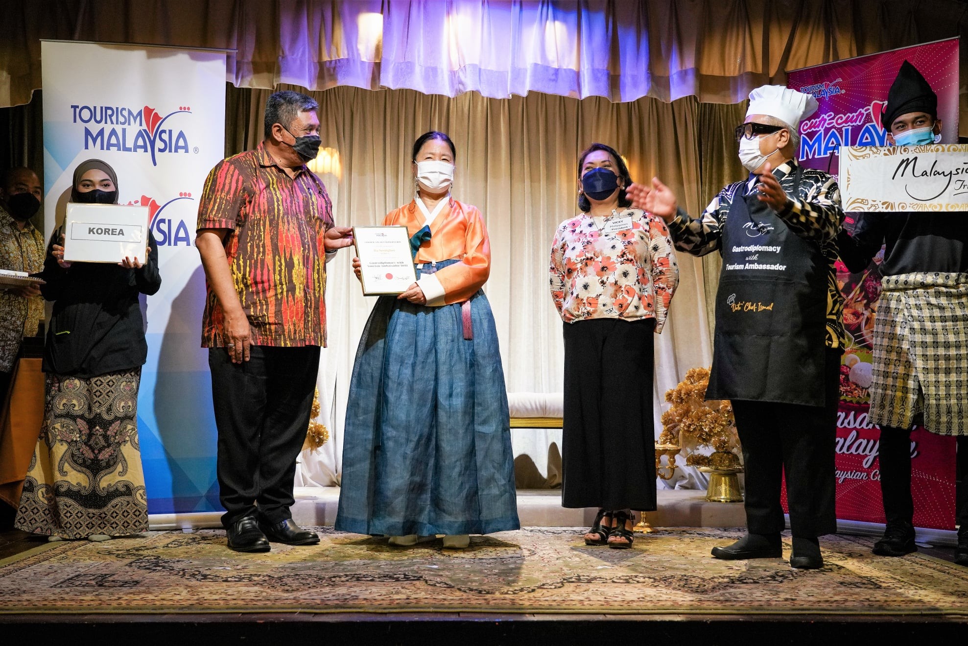 TOURISM AMBASSADOR DATO’ CHEF ISMAIL COOKS WITH SOHOM THROUGH GASTRODIPLOMACY PROGRAMME