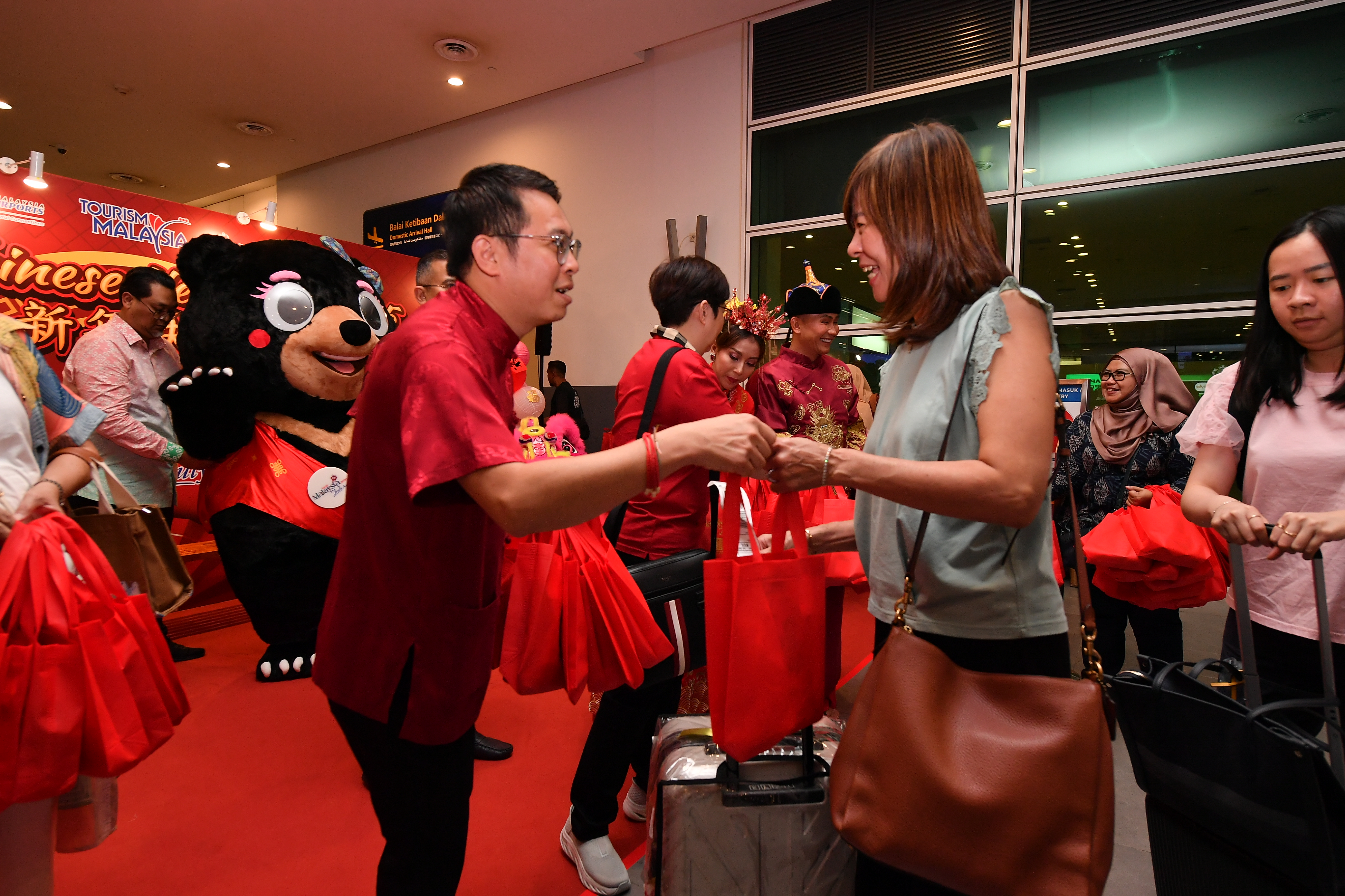 MALAYSIA CELEBRATES TOURIST ARRIVALS FOR CHINESE NEW YEAR FESTIVITIES