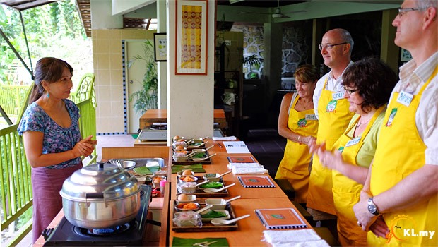 EXPERIENCE MALAYSIA DECEMBER