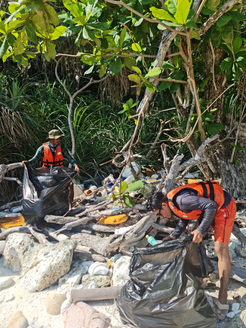 EMPLOYEES AT THE TAARAS BEACH & SPA RESORT EMBARK ON BEACH CLEAN-UPS ON REDANG ISLAND