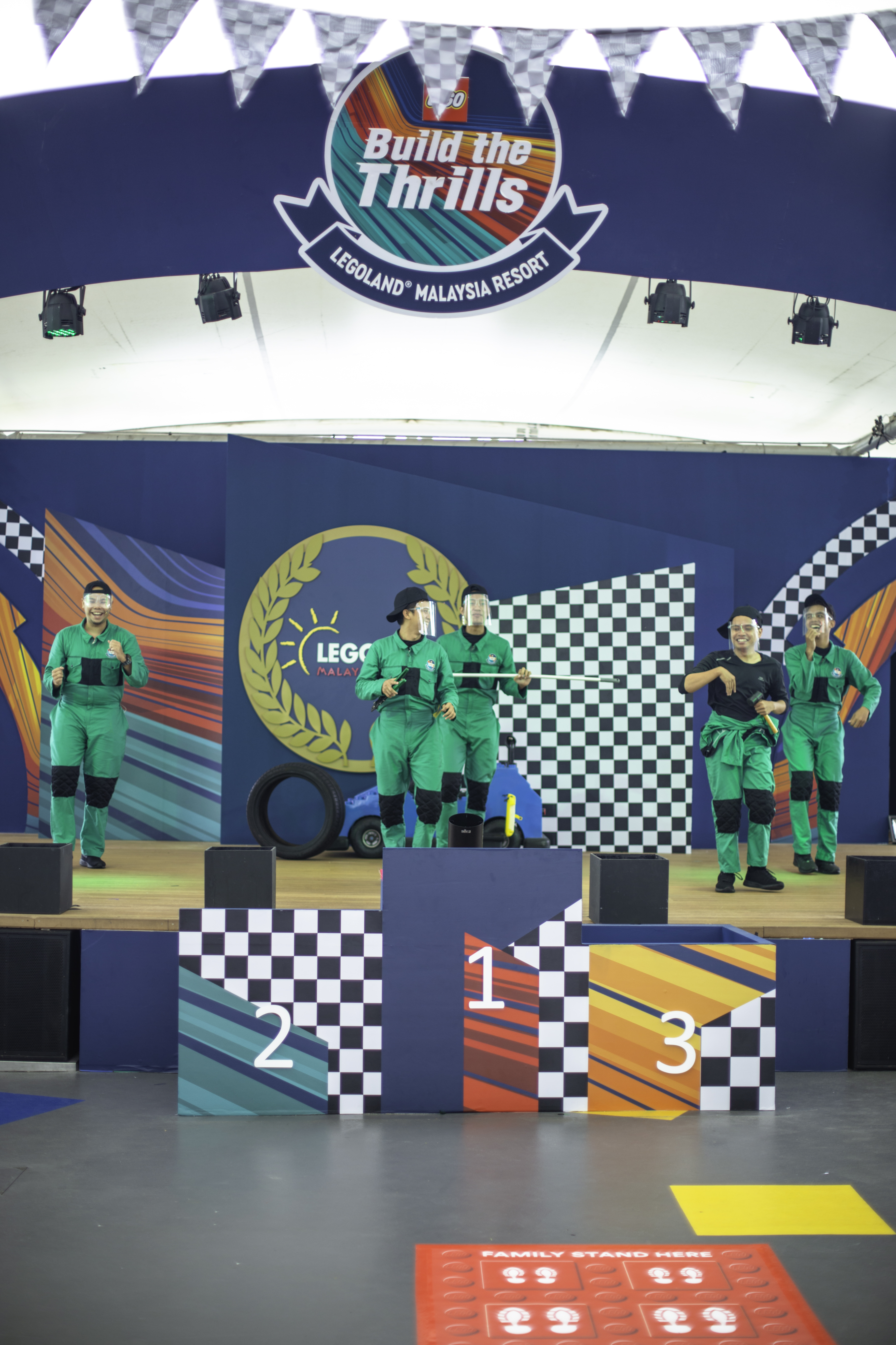 READY, GET SET, LEGOLAND!