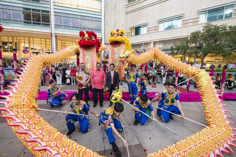 SENTUHAN VINTAJ MEWARNAI PERAYAAN TAHUN BARU CINA SURIA KLCC