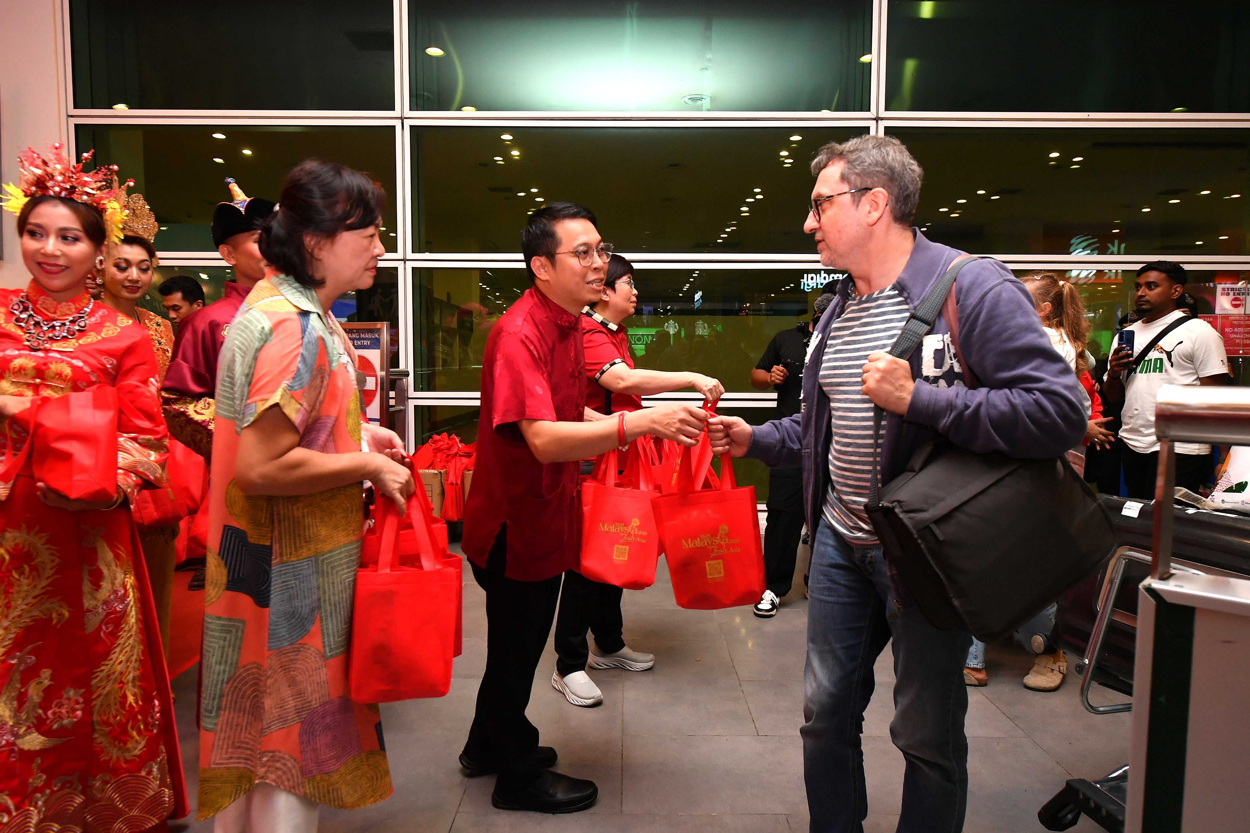 MALAYSIA CELEBRATES TOURIST ARRIVALS FOR CHINESE NEW YEAR FESTIVITIES