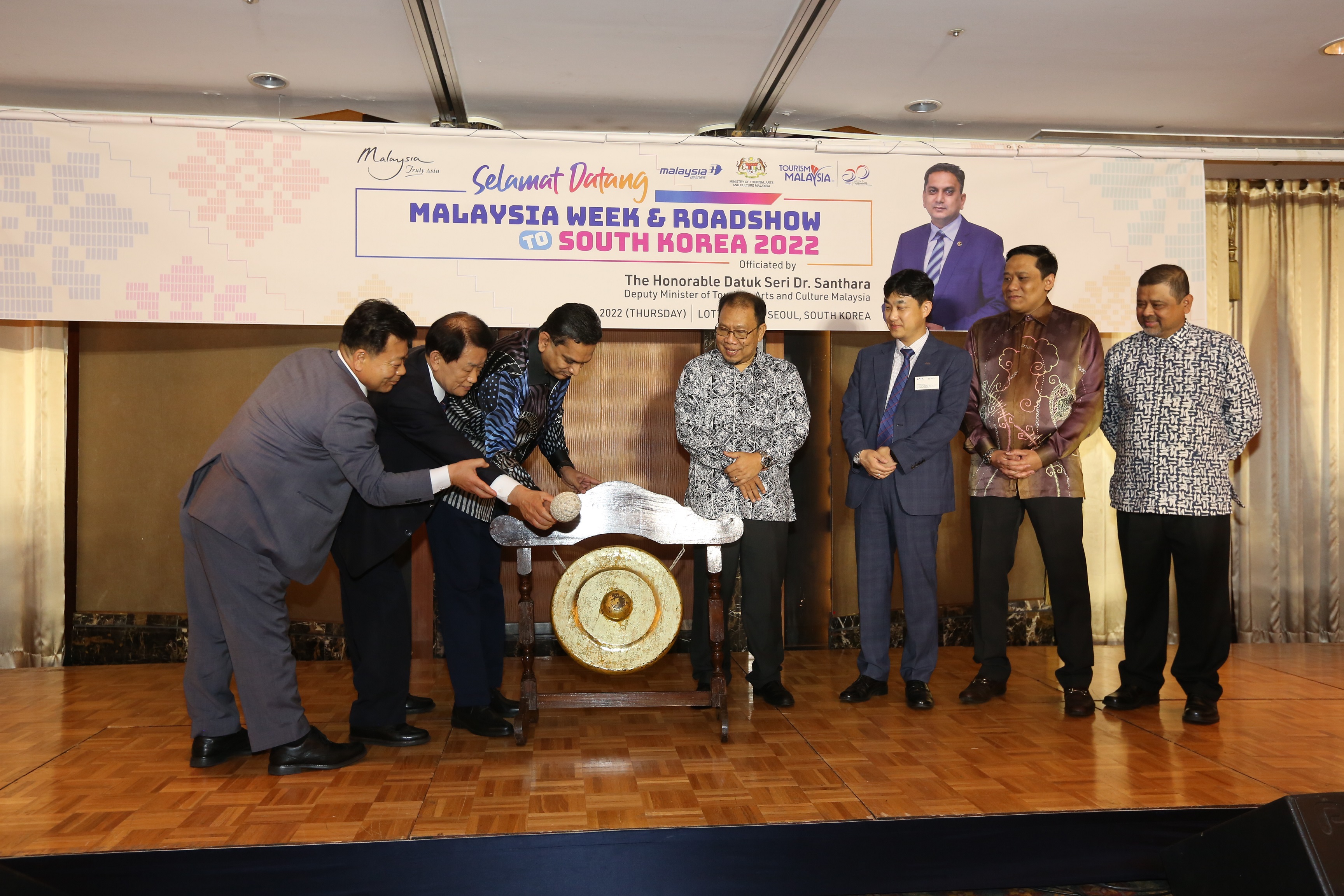 TOURISM MALAYSIA LAUNCHES ROADSHOW IN  SOUTH KOREA TO BOOST TOURIST ARRIVALS