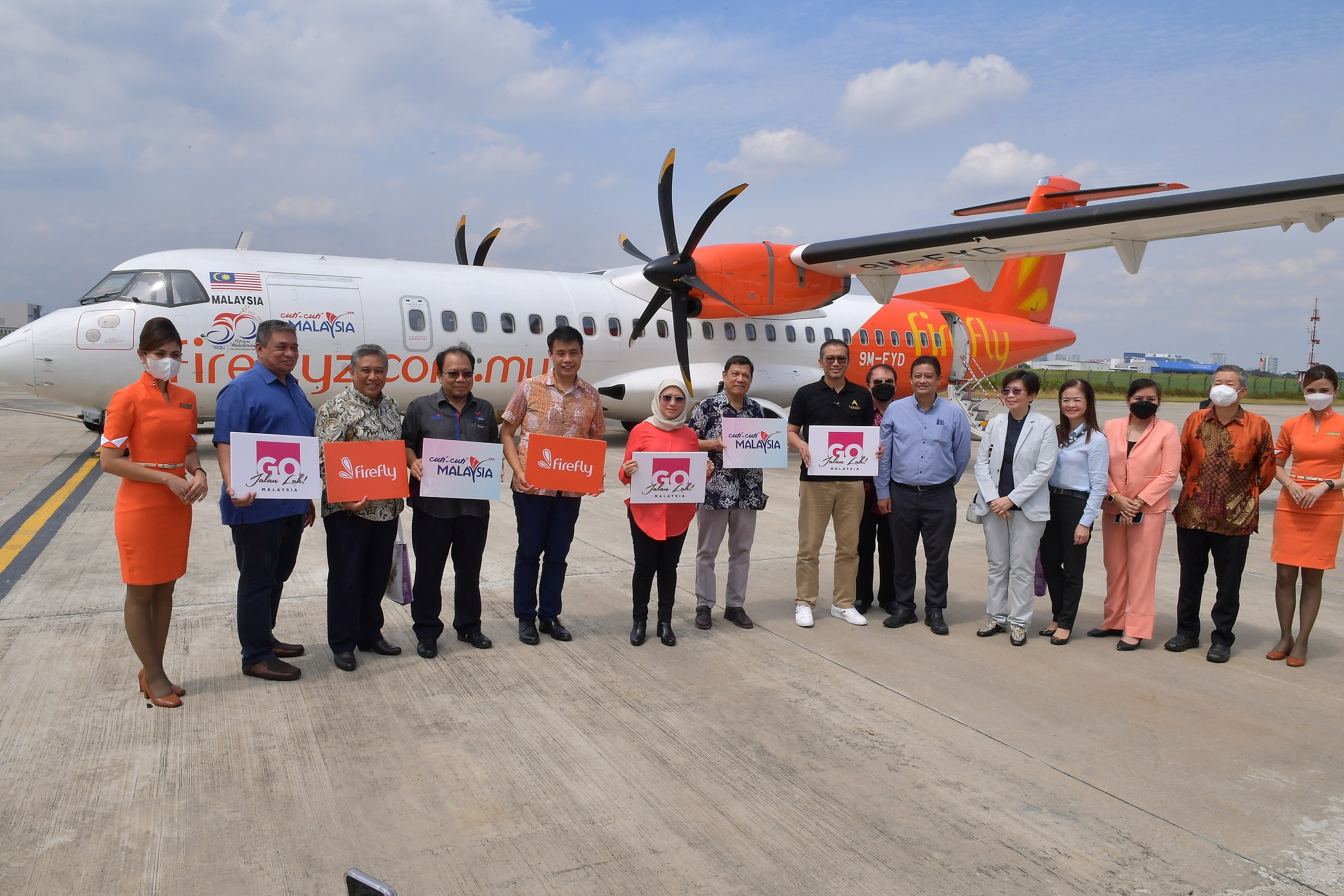 TOURISM MALAYSIA LANCAR PENGIKLANAN BADAN PESAWAT DAN KEMPEN #GOJALANLAH BERSAMA FIREFLY