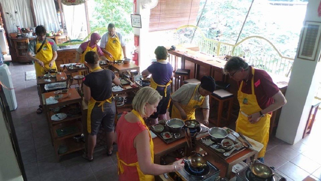 EXPERIENCE MALAYSIA DECEMBER