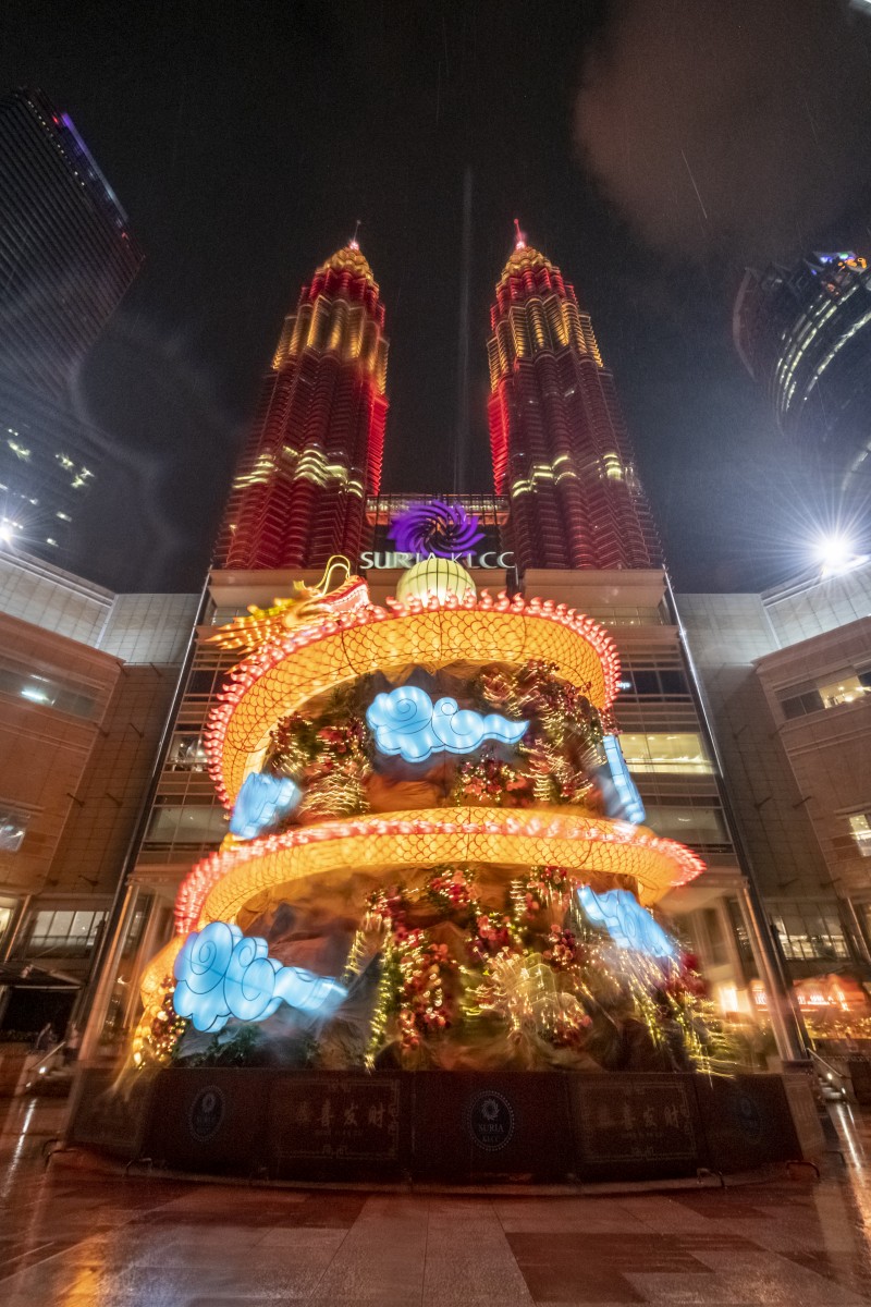 SENTUHAN VINTAJ MEWARNAI PERAYAAN TAHUN BARU CINA SURIA KLCC