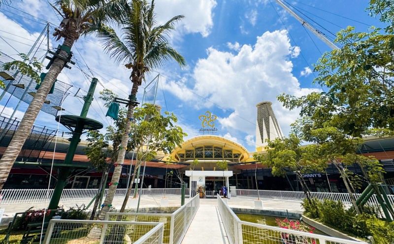 MERDEKA FESTIVITIES IN FULL SWING AT ALAMANDA PUTRAJAYA AND MESRA MALL KEMAMAN