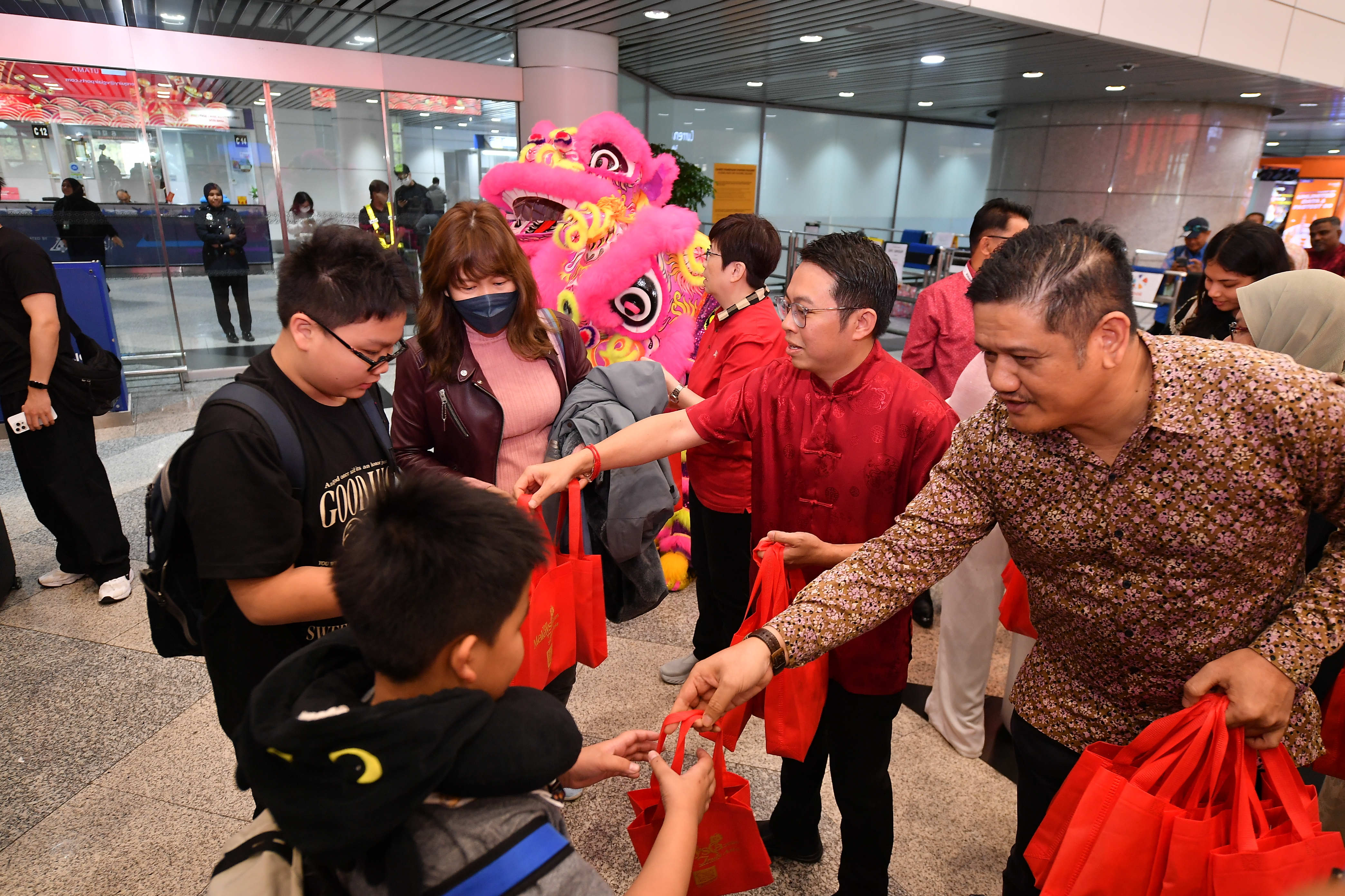 MALAYSIA CELEBRATES TOURIST ARRIVALS FOR CHINESE NEW YEAR FESTIVITIES