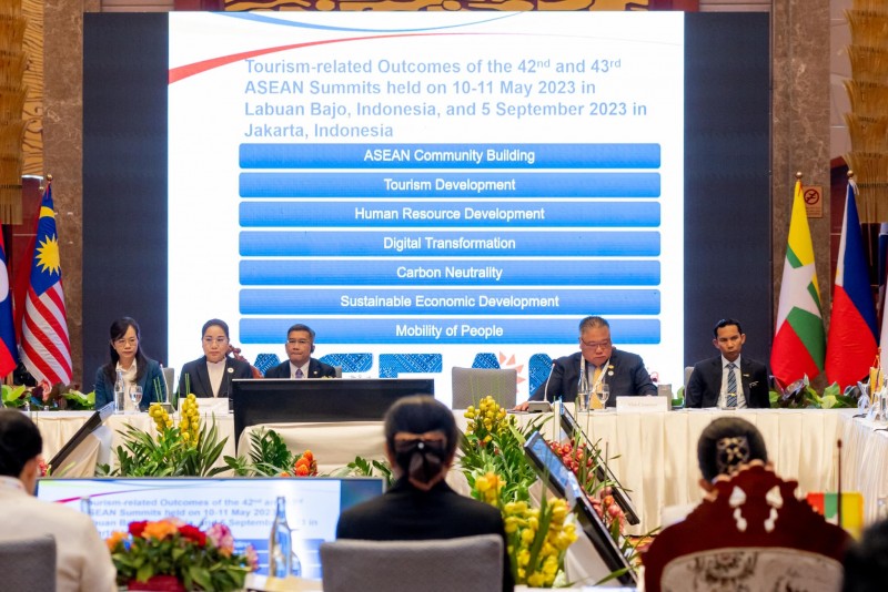 THE MINISTER OF TOURISM, ARTS, AND CULTURE, DATO SRI TIONG KING SING, EMPHASIZED MALAYSIA'S COMMITMENT TO STRENGTHENING REGIONAL TOURISM AT THE 27TH ASEAN TOURISM MINISTERS MEETING