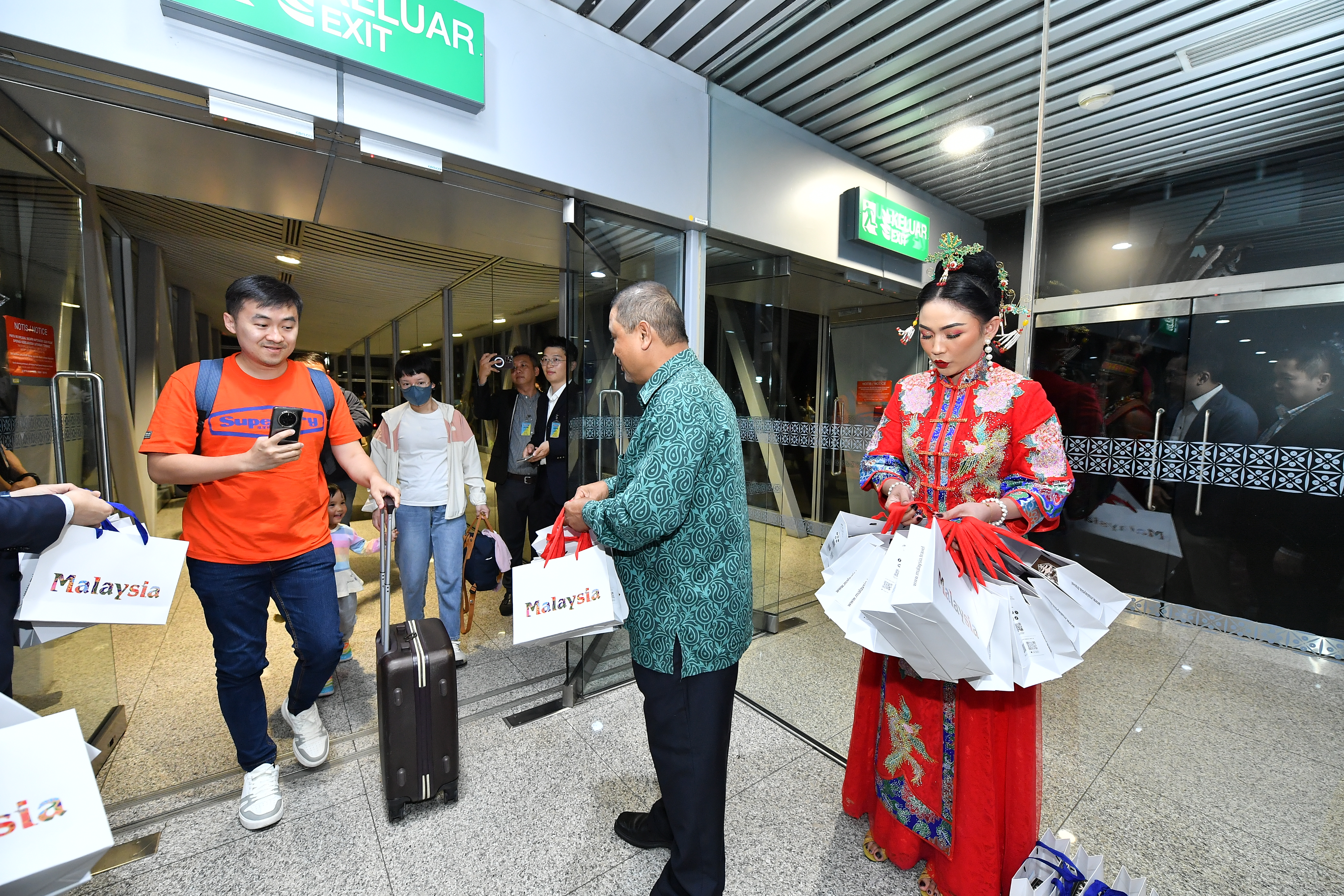MALAYSIA WELCOMES NEW SICHUAN AIRLINES AND CHINA SOUTHERN AIRLINES ROUTES TO KUALA LUMPUR