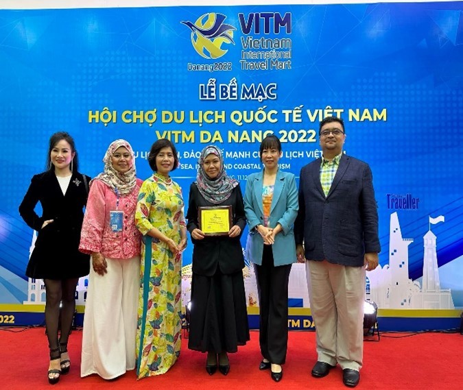 TOURISM MALAYSIA WINS THE MOST ATTRACTIVE BOOTH AT THE VIETNAM INTERNATIONAL TRAVEL MART (VITM)  DA NANG 2022