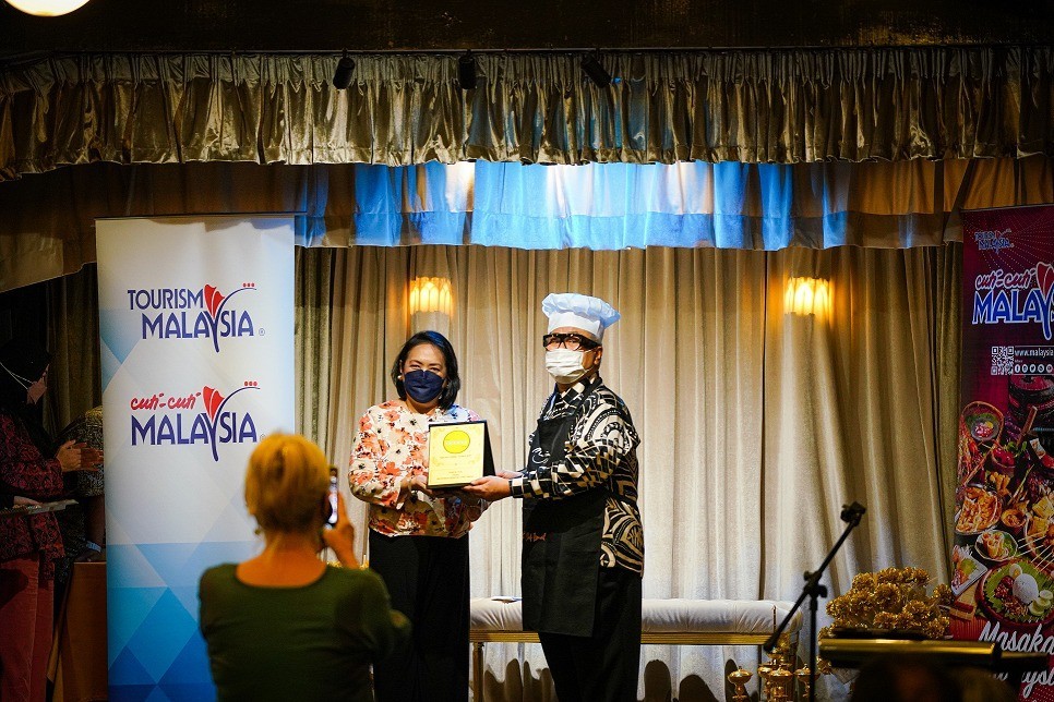 TOURISM AMBASSADOR DATO’ CHEF ISMAIL COOKS WITH SOHOM THROUGH GASTRODIPLOMACY PROGRAMME