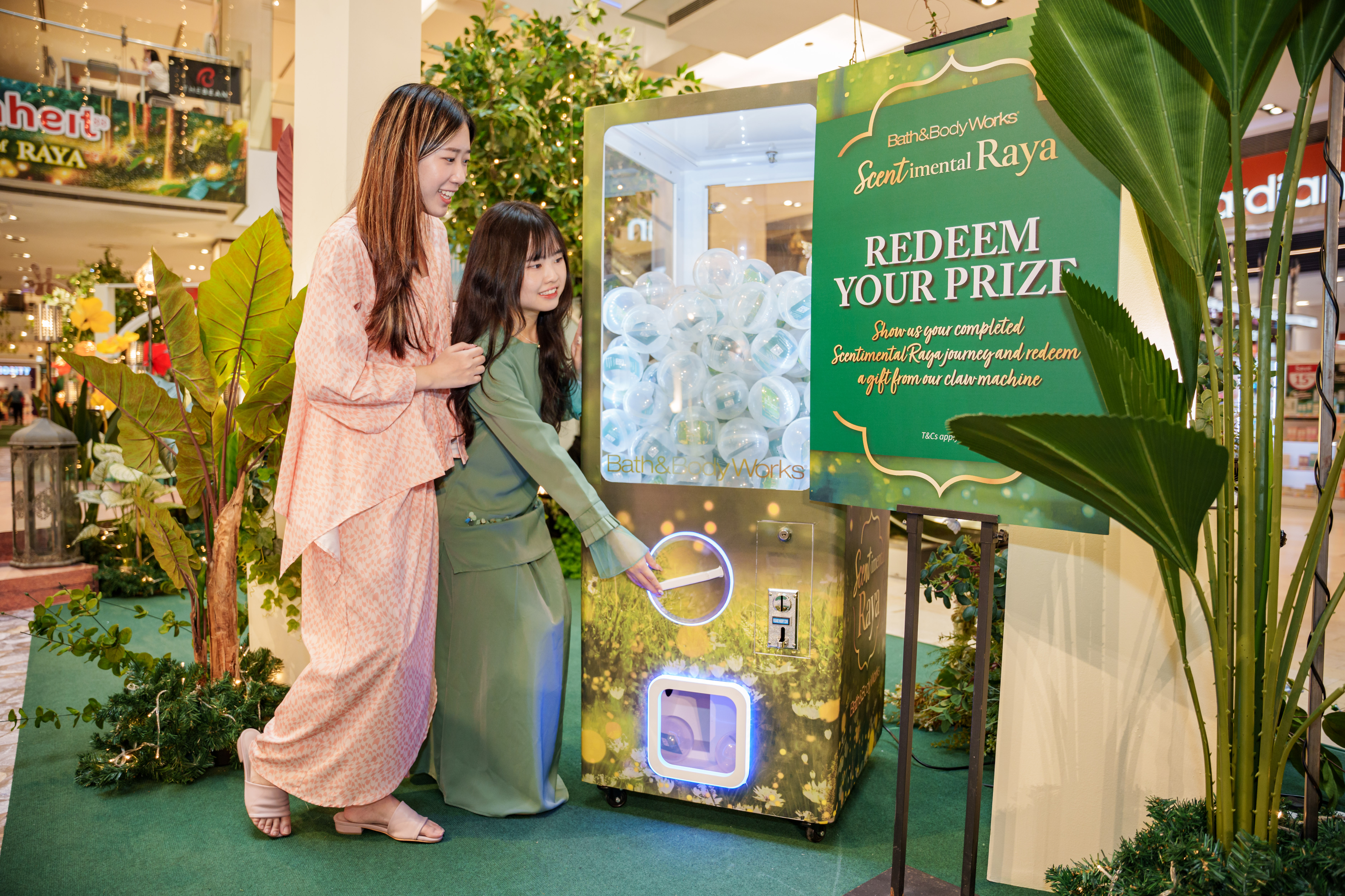 CELEBRATE THE MOST SCENT-SATIONAL RAYA AT FAHRENHEIT88!