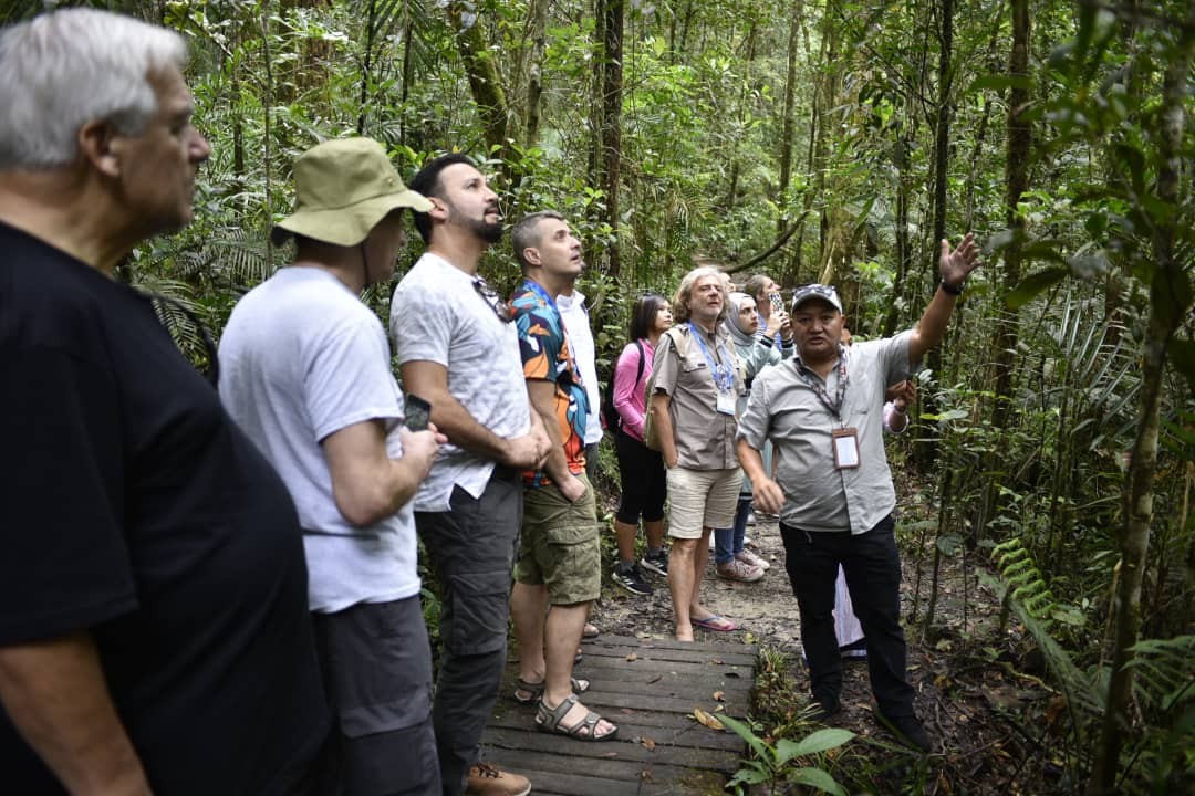 36 INTERNATIONAL MEDIA READY FOR TRAVEL AND ADVENTURE IN SABAH