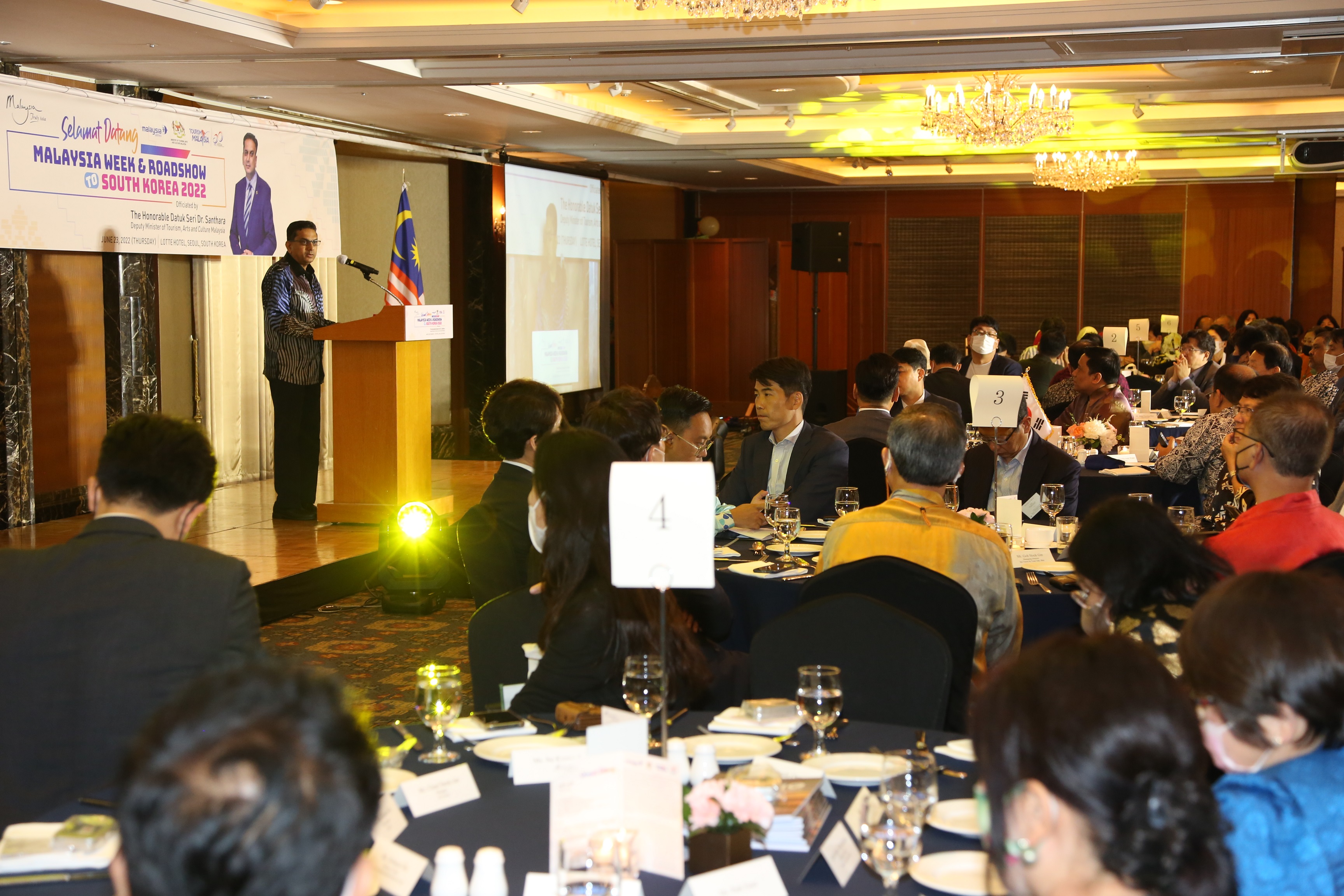 TOURISM MALAYSIA LAUNCHES ROADSHOW IN  SOUTH KOREA TO BOOST TOURIST ARRIVALS