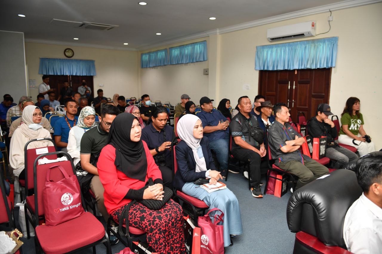 TOURISM MALAYSIA LANCAR E-RISALAH MINAT KHAS ‘BIRDWATCHING PARADISE MALAYSIA’