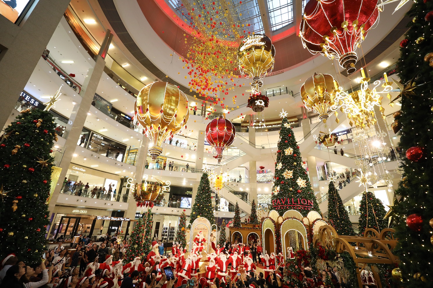 PAVILION KL ELEVATES MAGICAL CHRISTMAS FINERY
