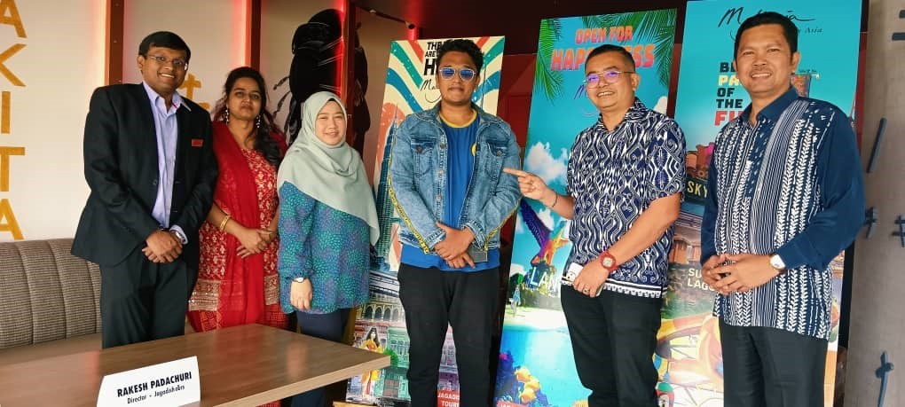 TOURISM MALAYSIA COLLABORATES WITH JAGADISH TOURS TO INITIATE MURAL DISPLAY CAMPAIGN FEATURING MISS SHOPIA GO TRAVEL AT BENGALURU