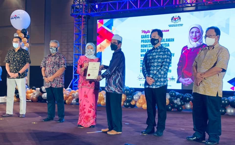 DISKAUN 50% PAKEJ PELANCONGAN INAP DESA HANYA DI PORTAL JOMHOMESTAY.MY