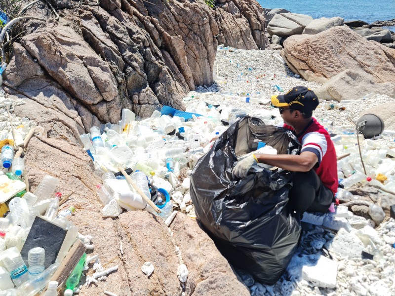 EMPLOYEES AT THE TAARAS BEACH & SPA RESORT EMBARK ON BEACH CLEAN-UPS ON REDANG ISLAND