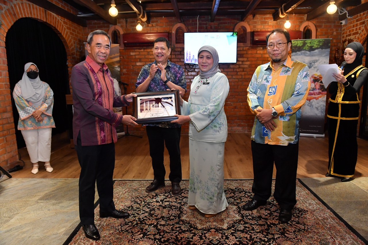 DATO’ SRI NANCY MEETS WITH ASEAN AMBASSADORS AND HIGH COMMISSIONERS TO DISCUSS TOURISM DEVELOPMENT