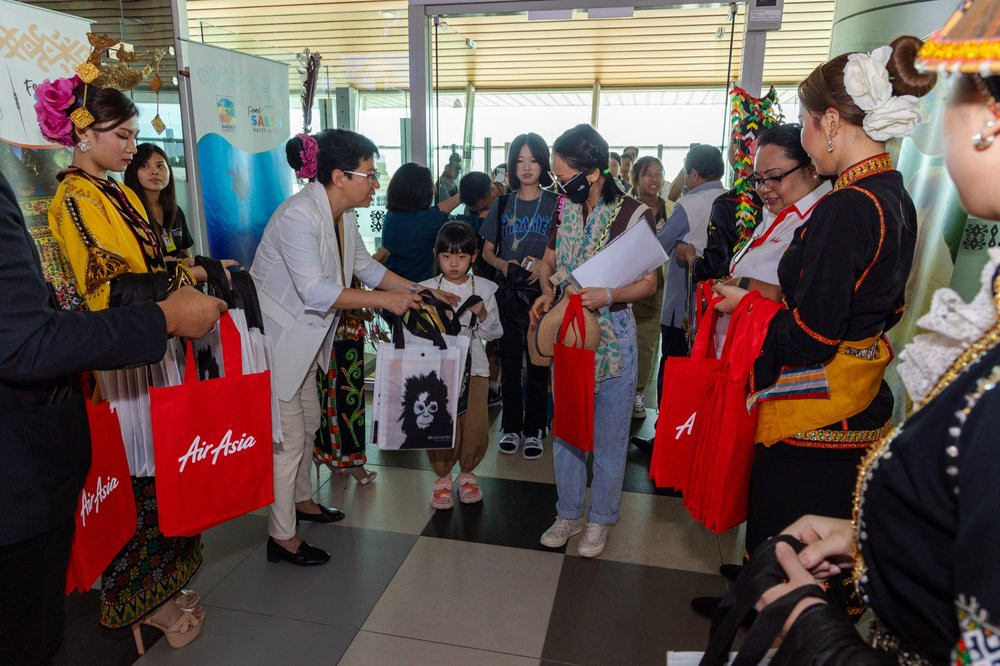 AIRASIA CONFIDENT OF STRONG DEMAND FOR FLIGHTS FROM BEIJING AND MACAO TO KOTA KINABALU, REGISTERING OVER 90% LOAD ON INAUGURALS