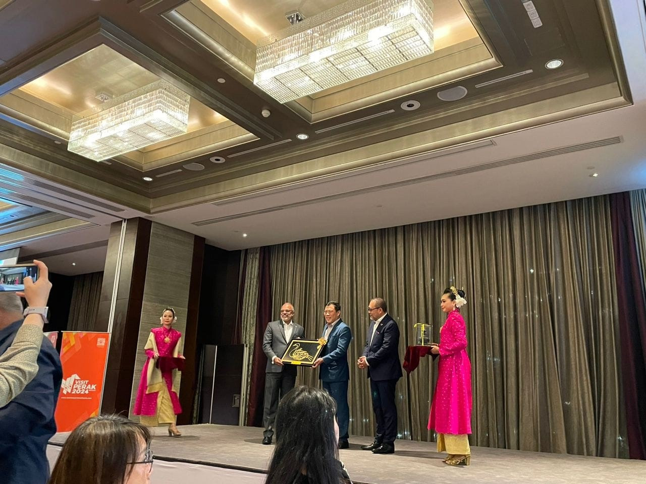 THAI TRAVEL AGENTS MEET UP WITH  MALAYSIAN TRAVEL TRADE PARTNERS IN TOURISM SEMINAR  AND BUSINESS-TO-BUSINESS (B2B) SESSIONS