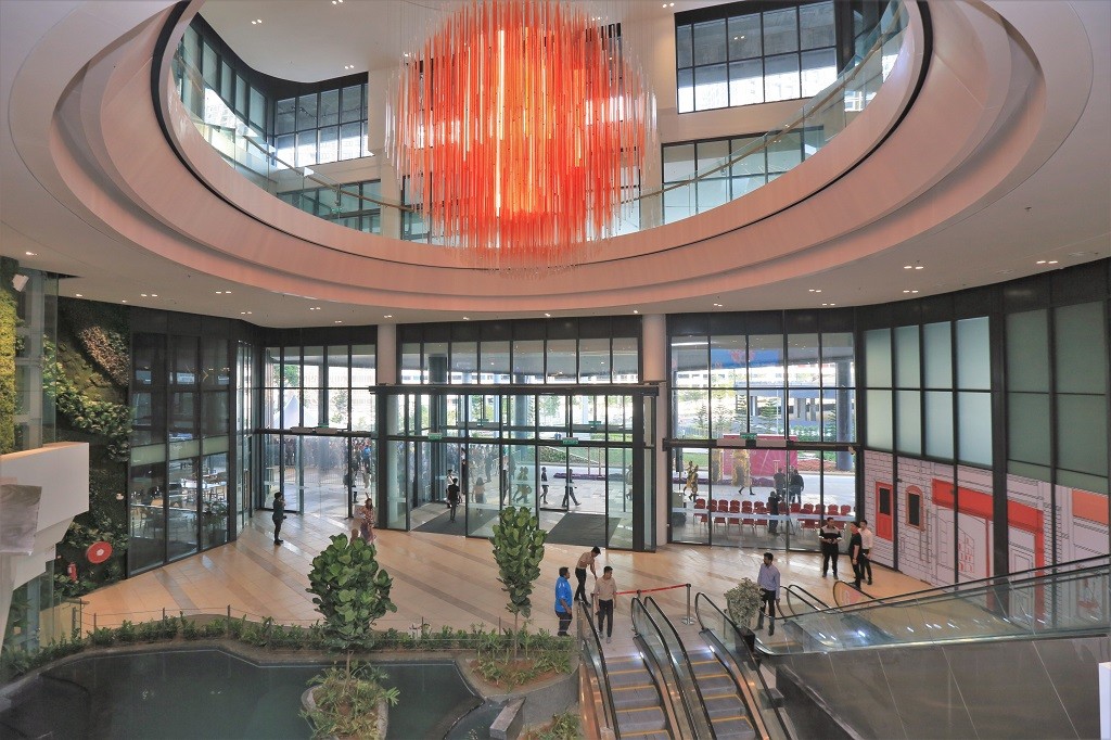 TOP NEW EXPERIENCES FOR SHOPAHOLICS!