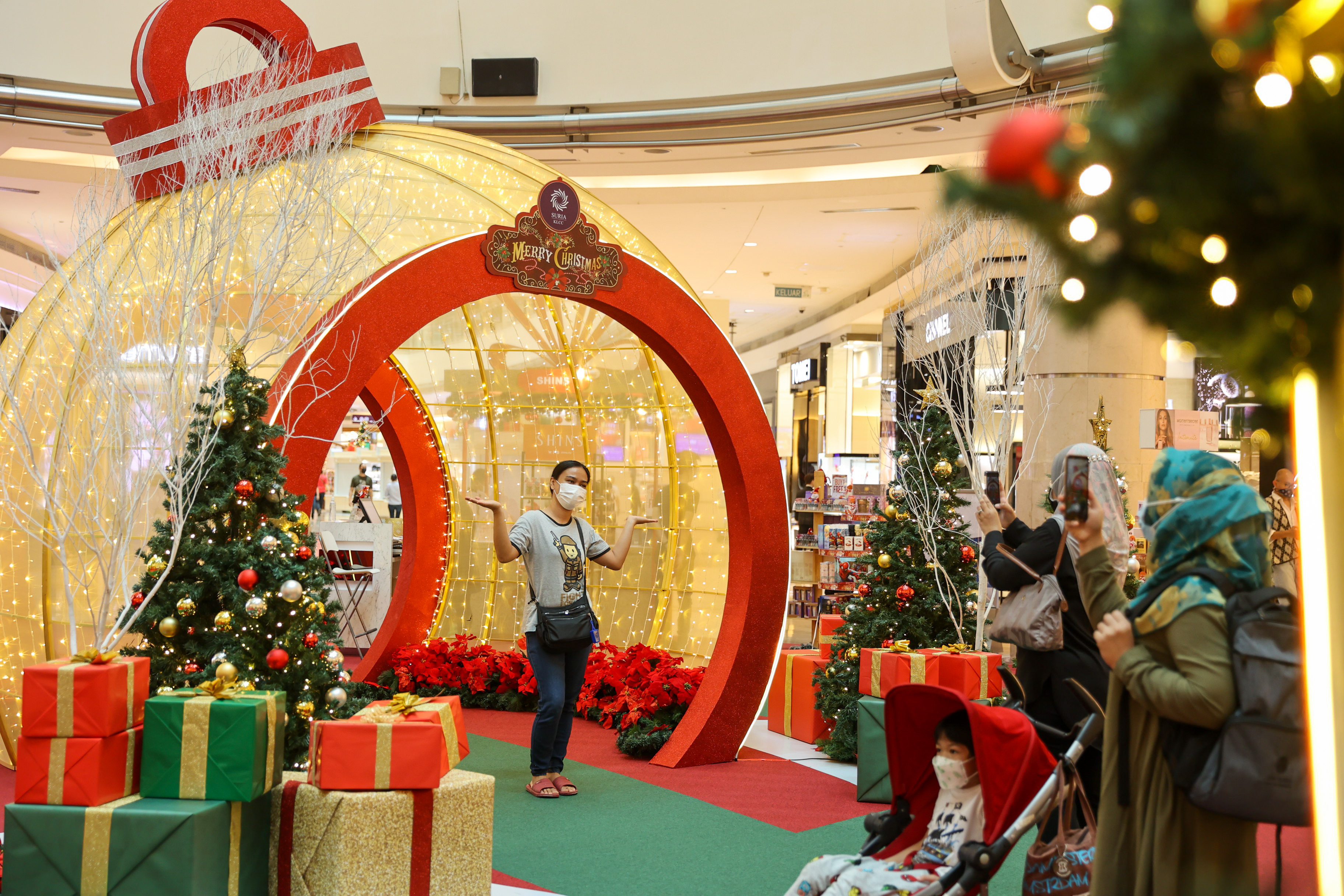 MENJIWAI PERAYAAN KRISMAS DI KUMPULAN SYARIKAT SURIA KLCC