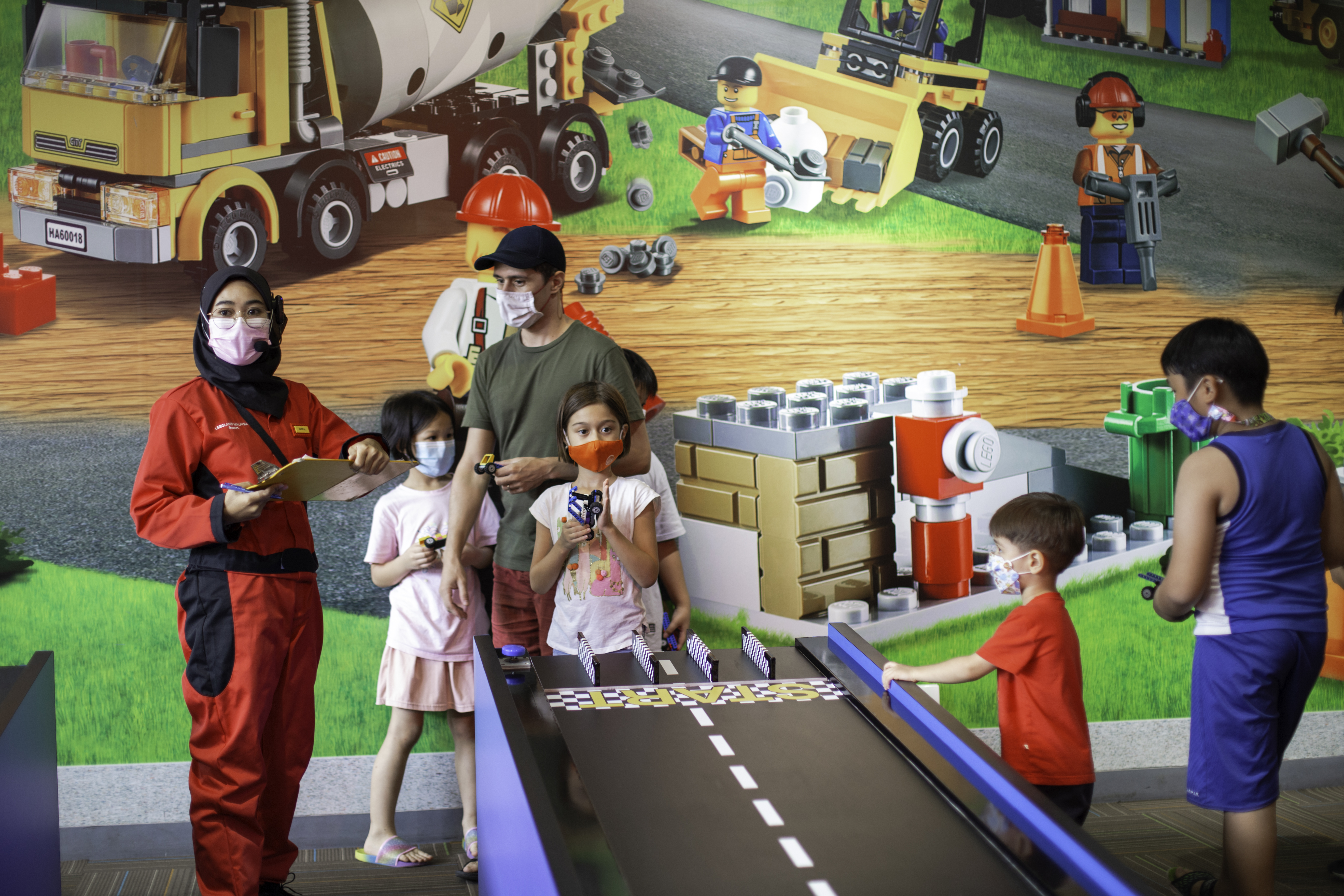 READY, GET SET, LEGOLAND!