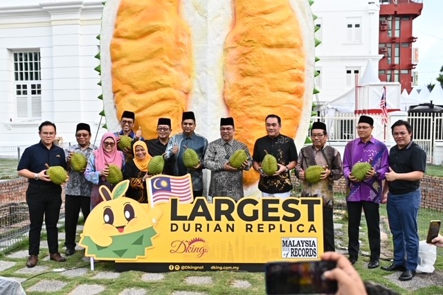 PROGRAM MAGICAL MELAKA FOOD & FRUIT FEST 2022 BERSEMPENA MAGIC OF THE NIGHT 2022