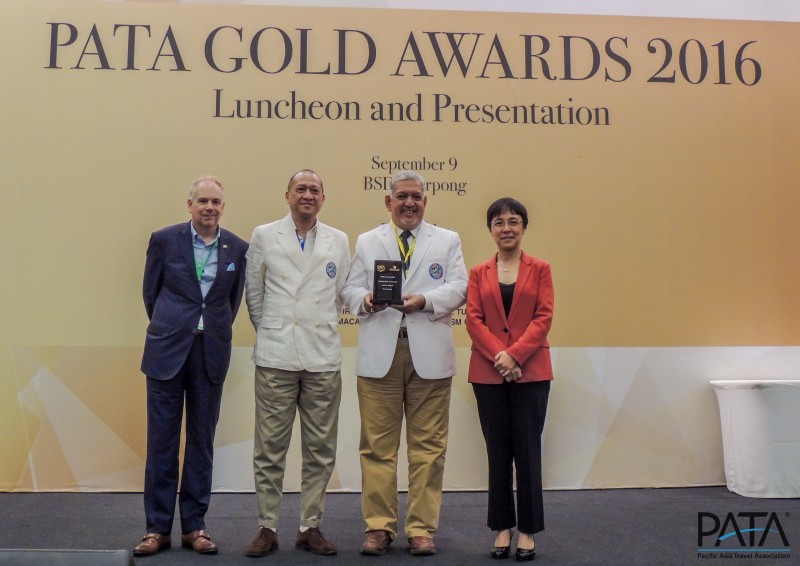 MALAYSIA RECEIVES PATA GOLD AWARD FOR “LANDMARKS OF MALAYSIA” TRAVEL POSTERS