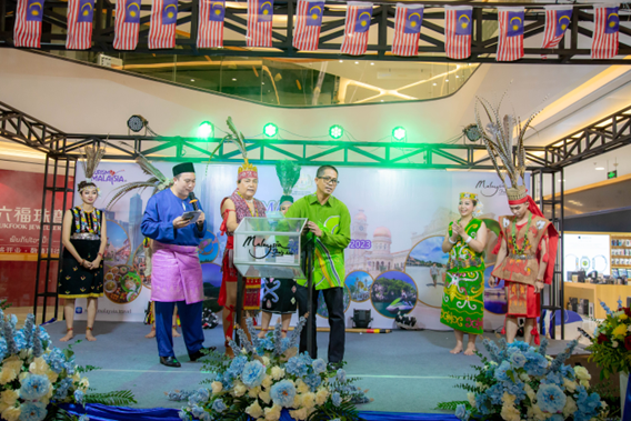 MALAYSIA TRULY ASIA FESTIVAL PROMOTES MALAYSIA’S TOURISM AND CULTURE TO LAOTIAN MARKET