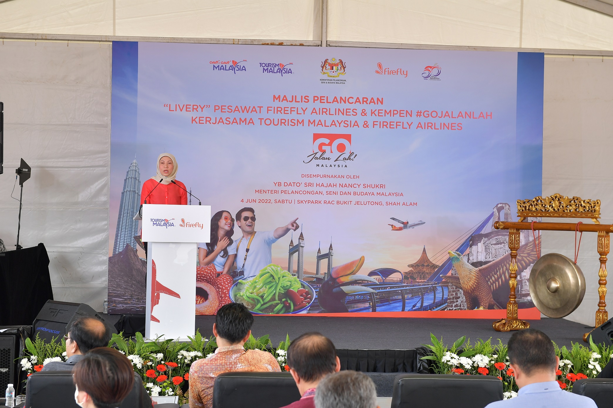 TOURISM MALAYSIA LANCAR PENGIKLANAN BADAN PESAWAT DAN KEMPEN #GOJALANLAH BERSAMA FIREFLY