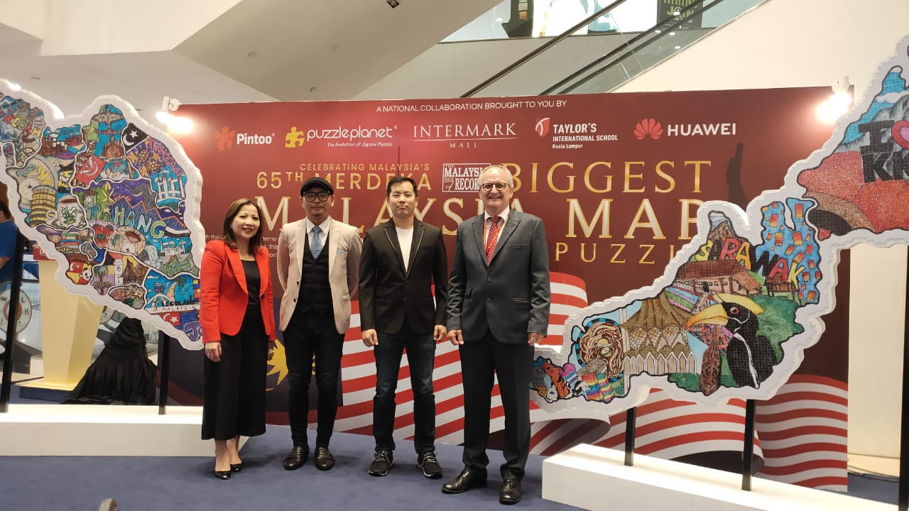 MALAYSIA BOOK OF RECORDS RECOGNISES ‘THE BIGGEST MALAYSIA JIGSAW PUZZLE MAP’ ON DISPLAY AT INTERMARK MALL