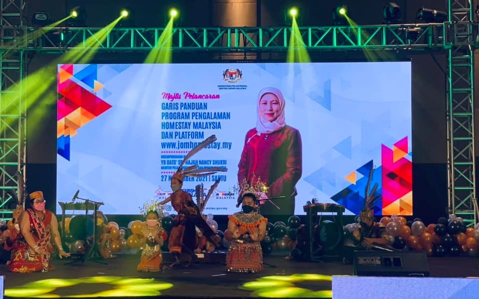 DISKAUN 50% PAKEJ PELANCONGAN INAP DESA HANYA DI PORTAL JOMHOMESTAY.MY