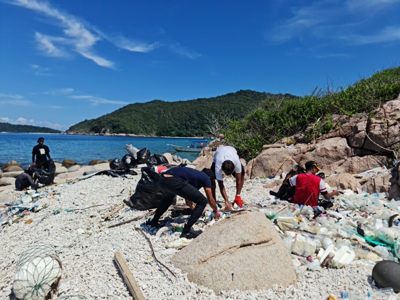 EMPLOYEES AT THE TAARAS BEACH & SPA RESORT EMBARK ON BEACH CLEAN-UPS ON REDANG ISLAND